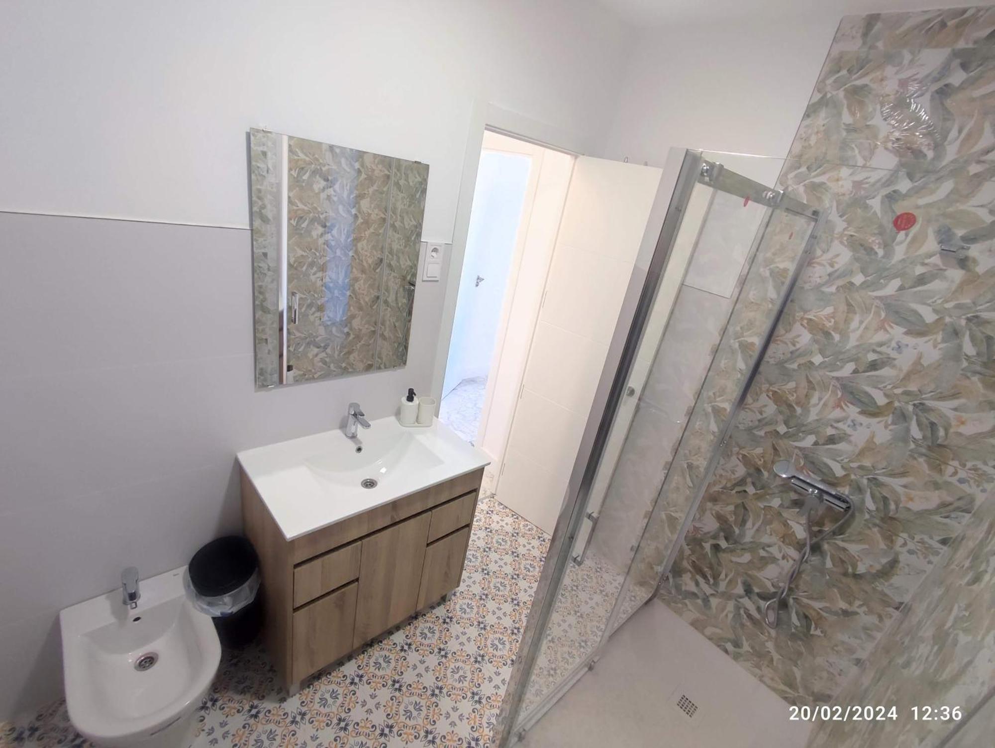 Central Rooms Valencia Downtown - Bruno Apartments Coliving Екстер'єр фото