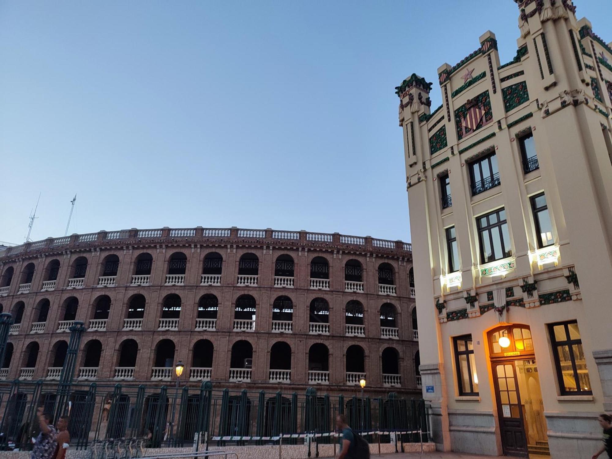 Central Rooms Valencia Downtown - Bruno Apartments Coliving Екстер'єр фото